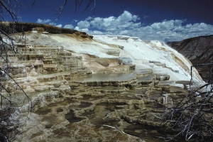 Mammoth Hot Springs ND